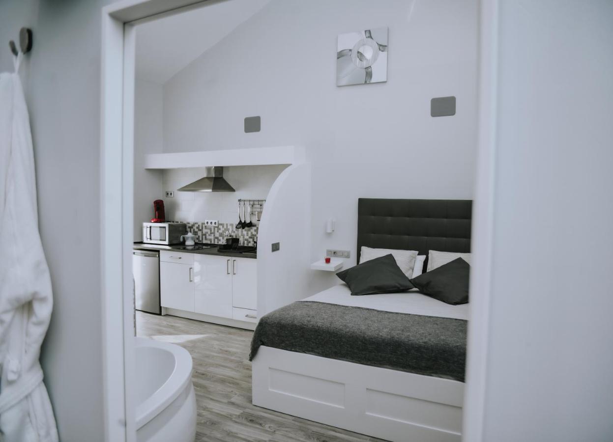 Eres Emerita "Apartamentos & Suites" Mérida Buitenkant foto